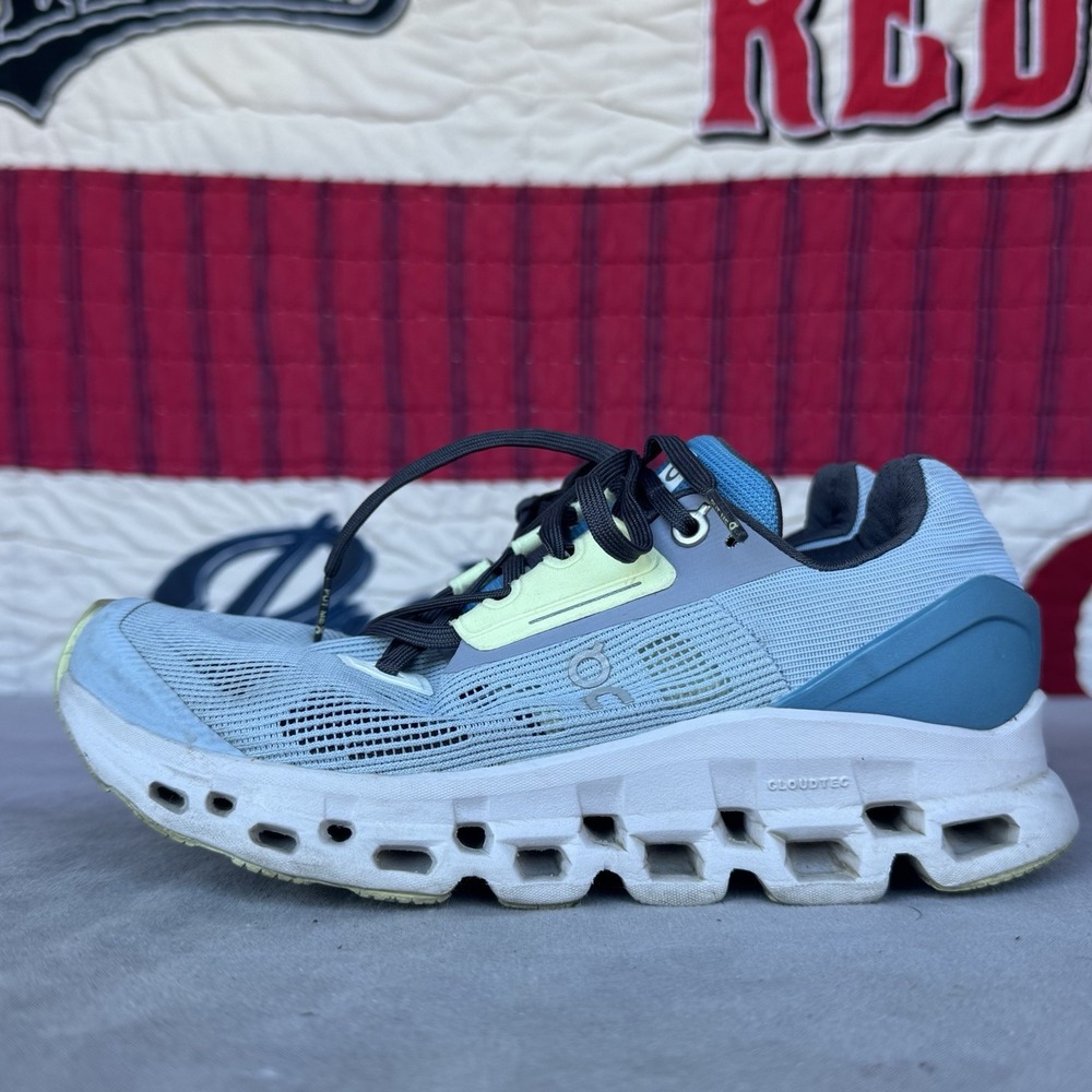Size 6.5 - On Cloudstratus Chambray Blue Lavender White‎ 39.98658 Running Shoes
